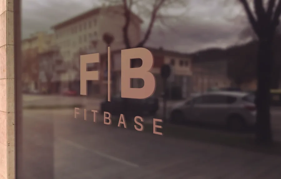 Fitbase: Marke, Website und Fotografie für Physiotherapie und Training.